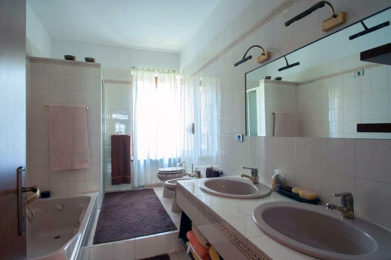 Casa Vacanze Viale Dei Tigli Ловере Екстериор снимка